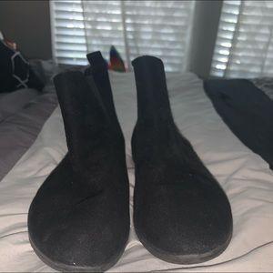 Size 7 CUTE Fall Black Boots